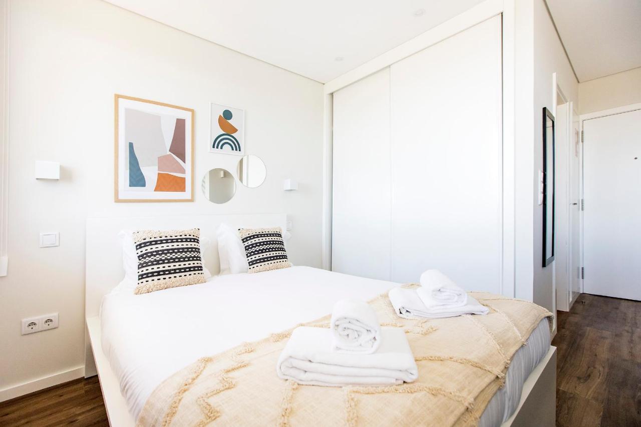 Elegant Studio W/ Ac & Balcony By Lovelystay OOporto Exterior foto