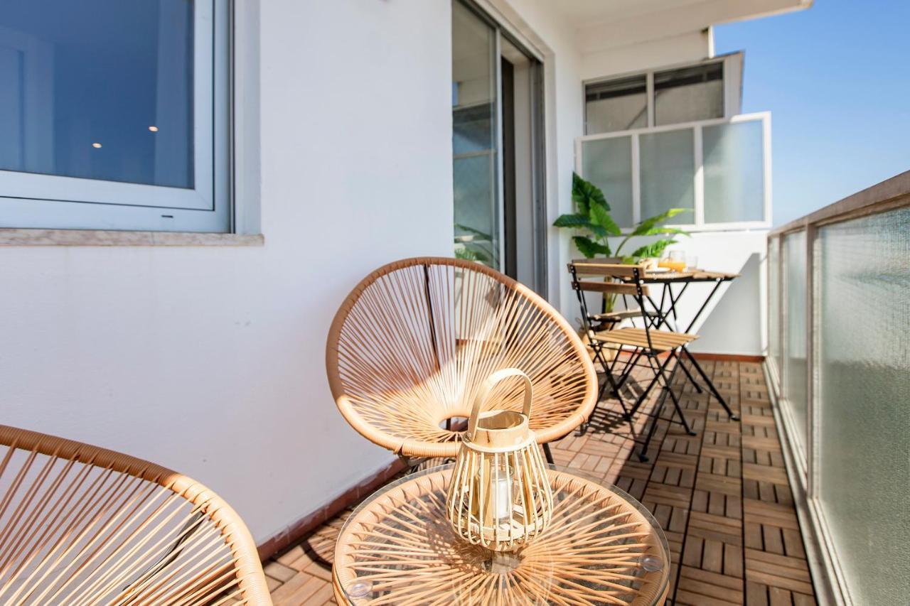 Elegant Studio W/ Ac & Balcony By Lovelystay OOporto Exterior foto